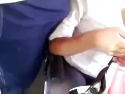 வாலிபன் கழுதையில் கடுமையாக களமிறங்குகிறான்